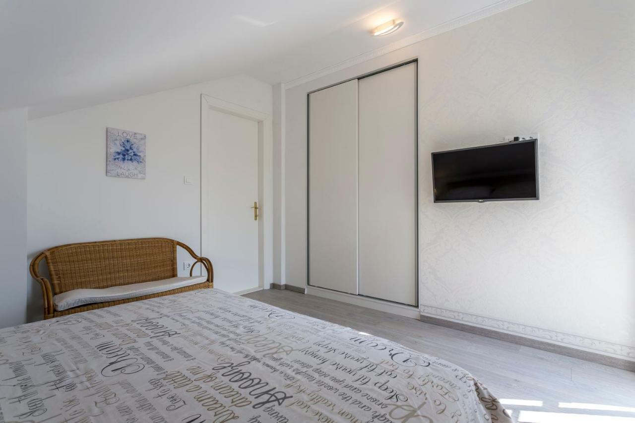 Appartamento House Luce With Pool Čisla Esterno foto