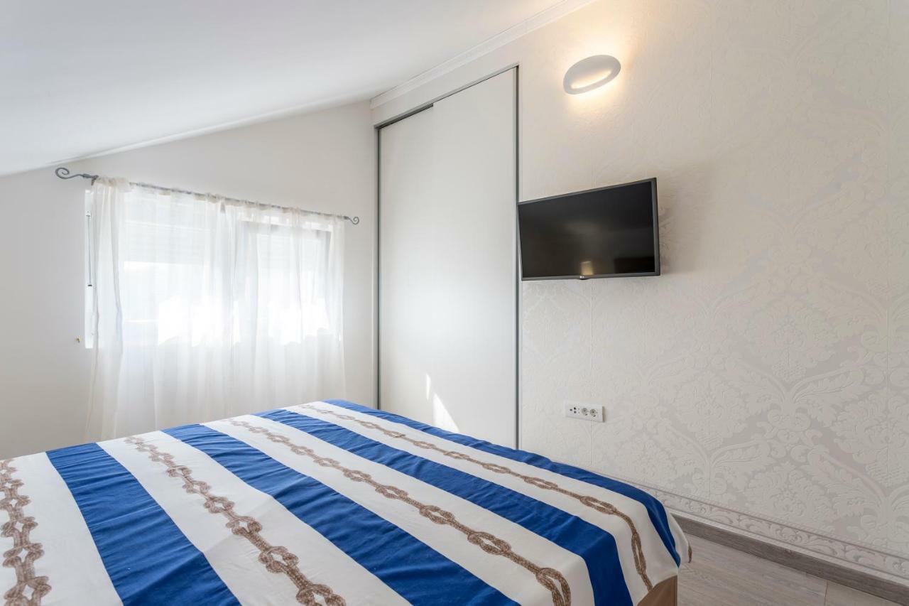 Appartamento House Luce With Pool Čisla Esterno foto