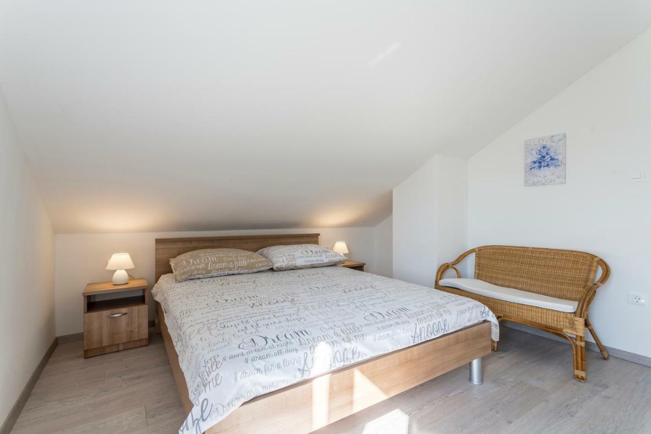 Appartamento House Luce With Pool Čisla Esterno foto